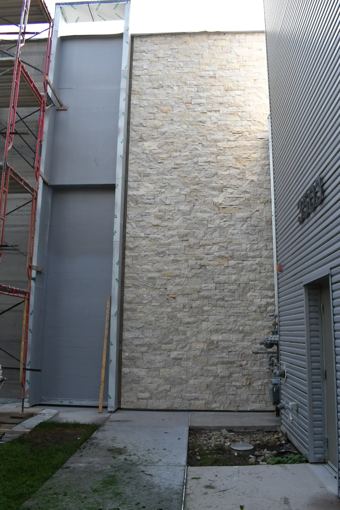 Nob Hill Real Thin Stone Veneer Commercial Installation