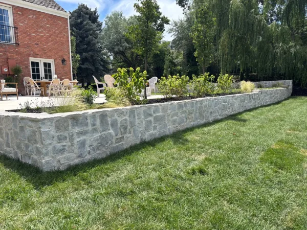 Strasburg Real Stone Veneer White Mortar Landscape Wall