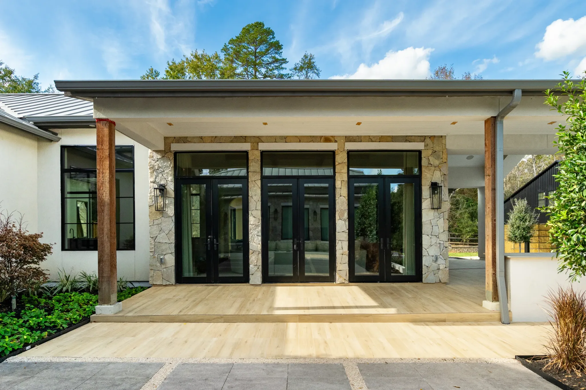 Lewes Natural Thin Stone Veneer Exterior