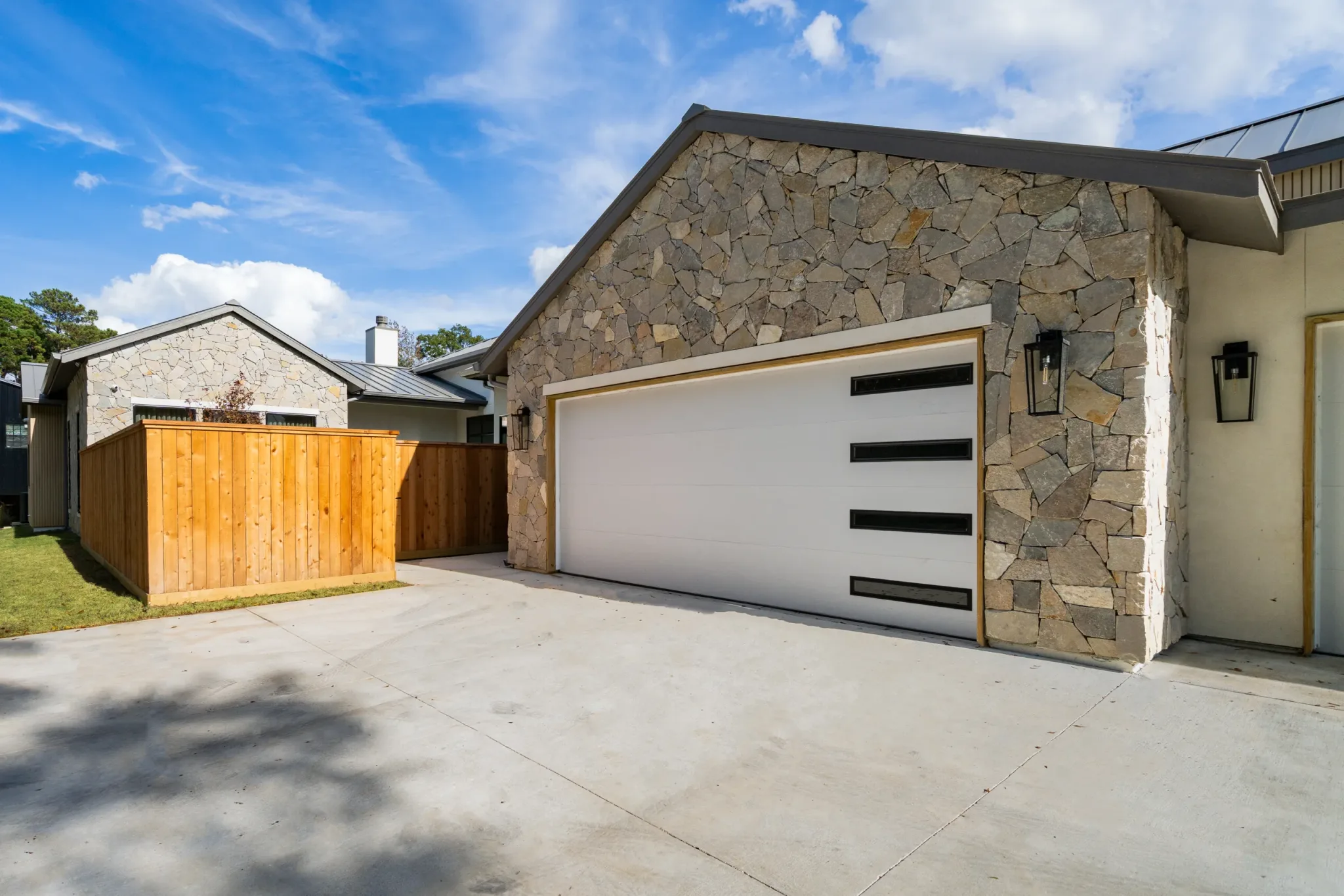 Lewes Natural Thin Stone Veneer Garage