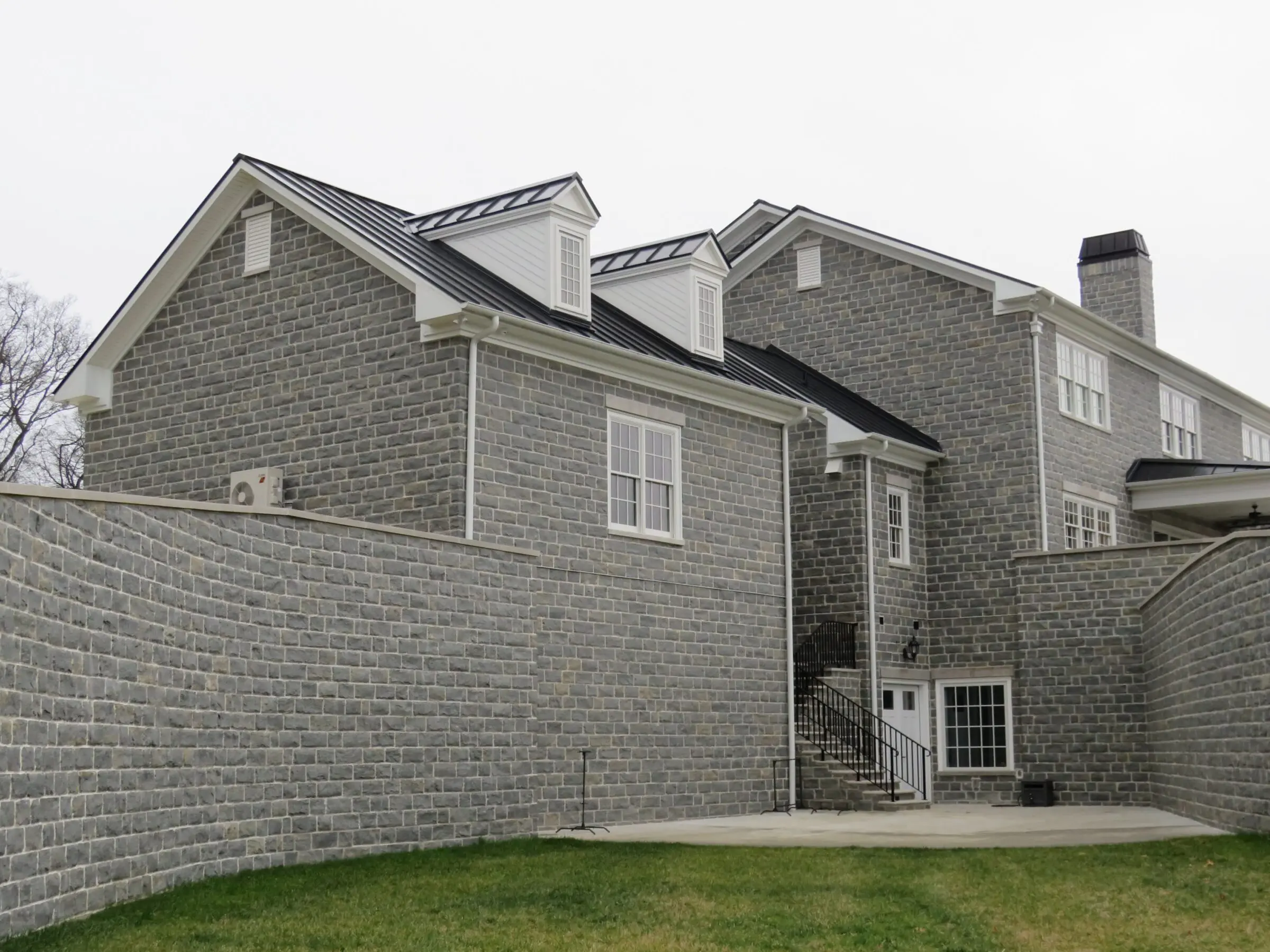 7" Larchmont Natural Thin Stone Veneer Exterior