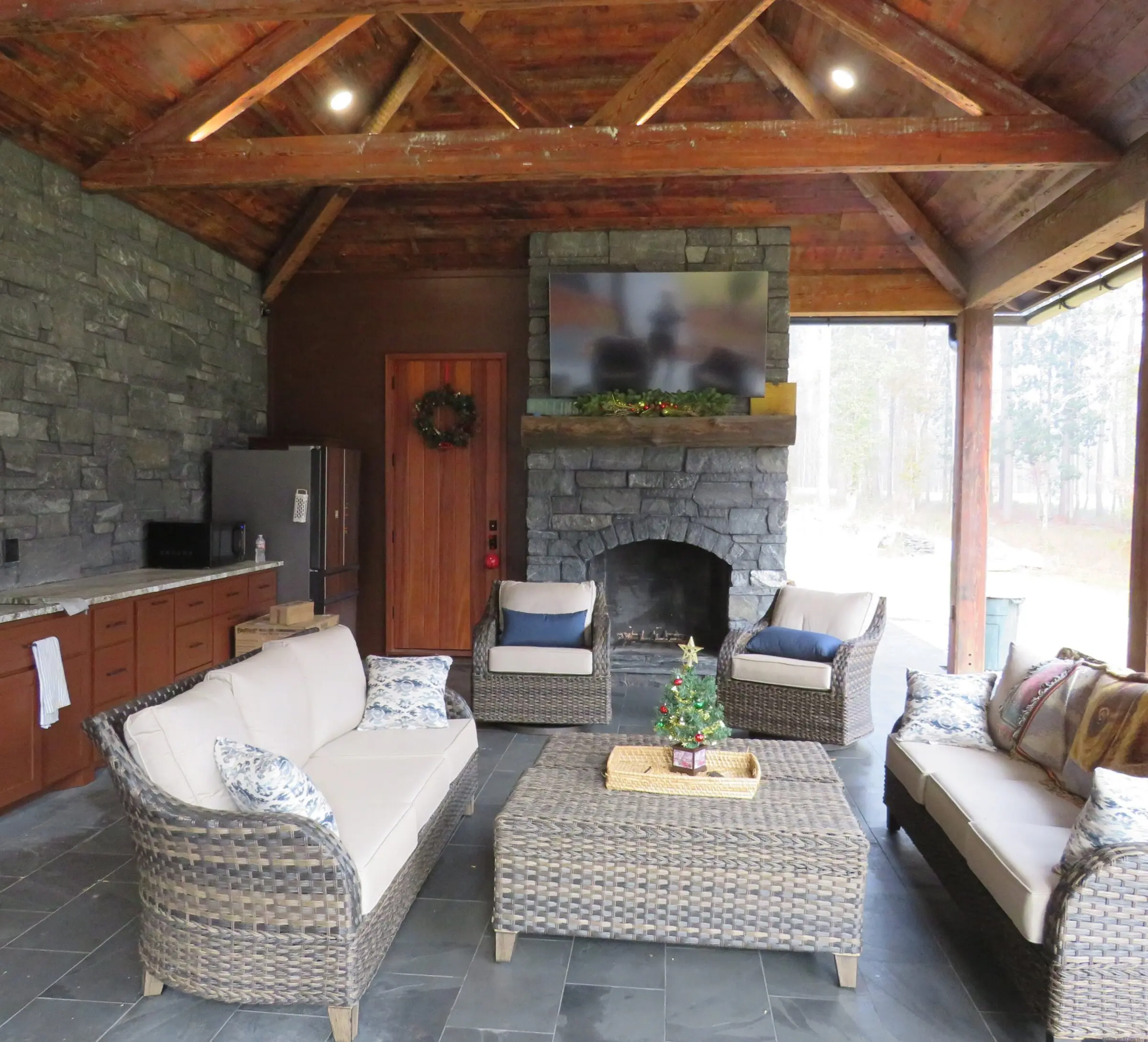 Dublin Real Thin Stone Veneer Outdoor Living Fireplace and Kitchen