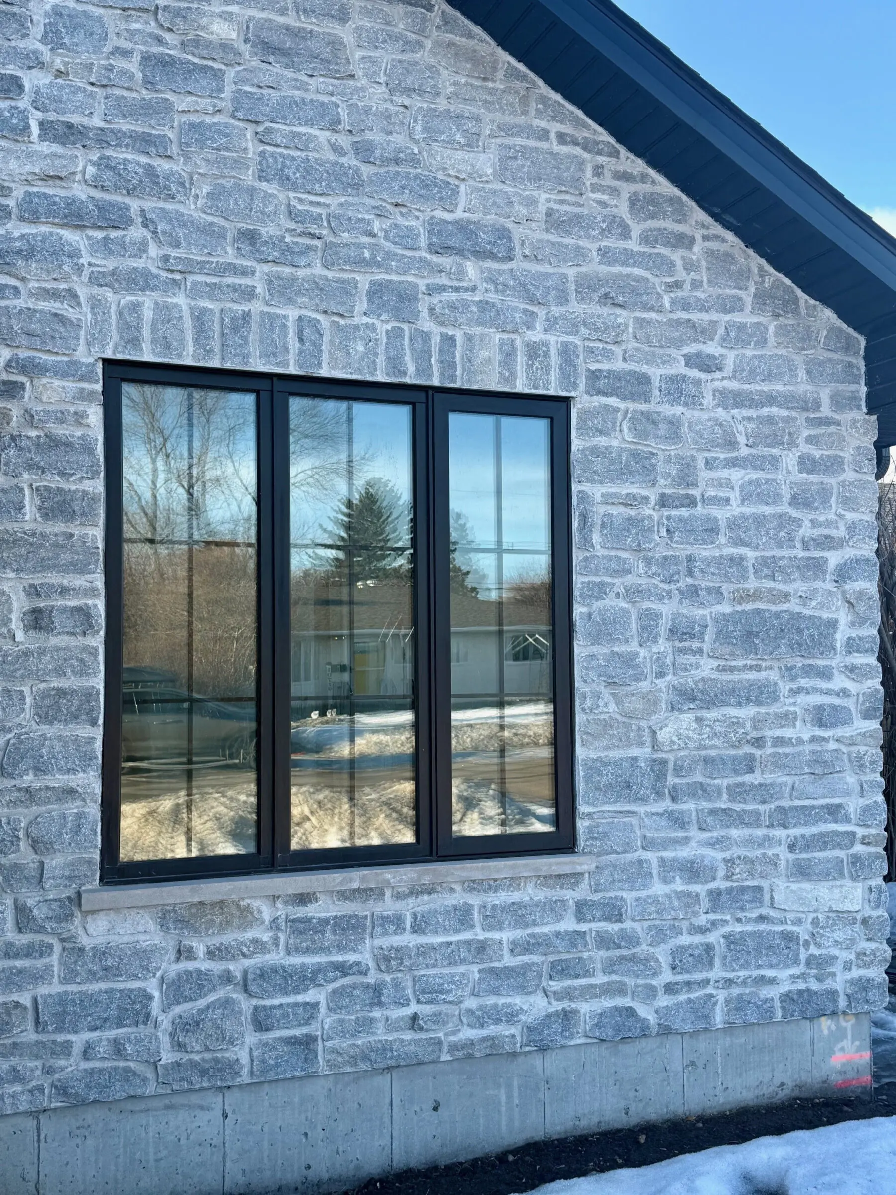 Duluth Real Thin Stone Veneer Accent Wall Close Up